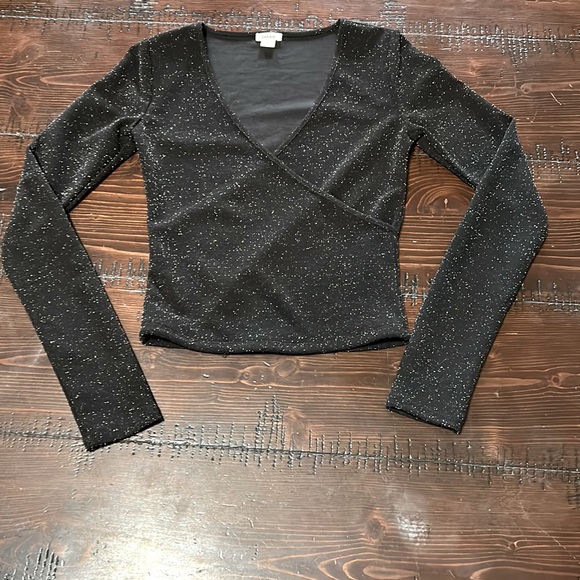 Sparkle black wrap long sleeve crop top - Picture 1 of 4